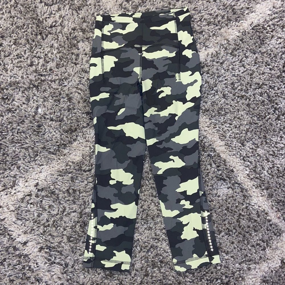 NEW Lululemon Swift Speed High Rise Crops Legging Size 2 - Picture 2 of 10